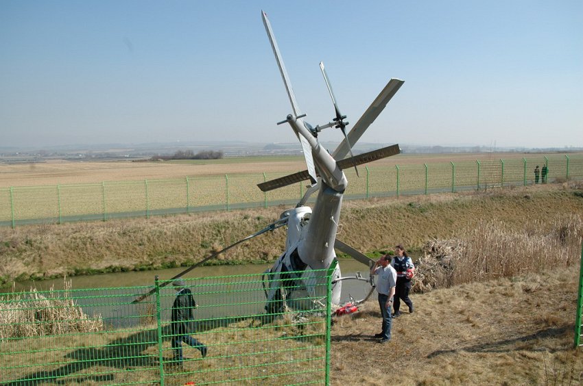 Hubschrauber abgestuerzt in Grafschaft P05.JPG